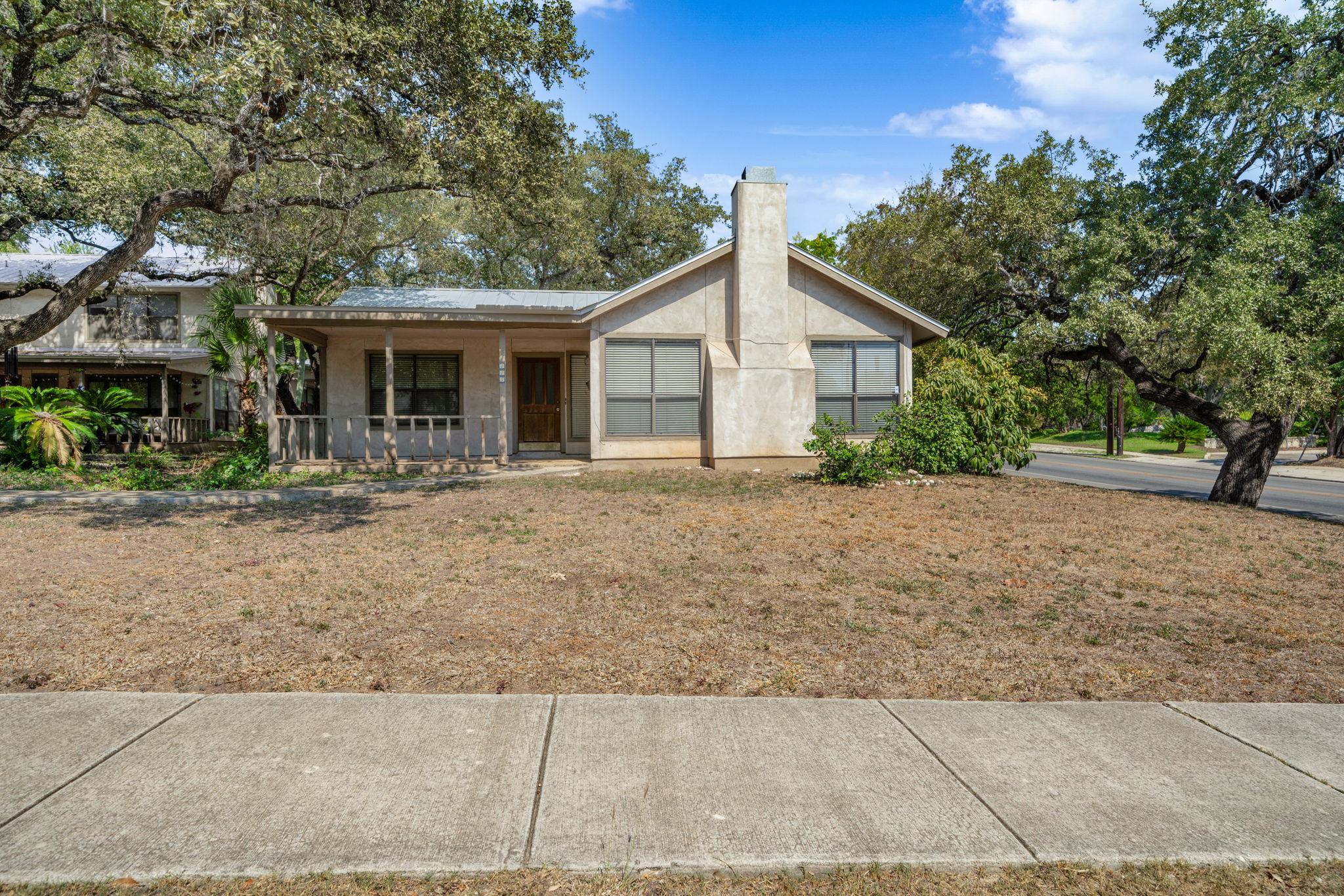 145 East Summit Avenue