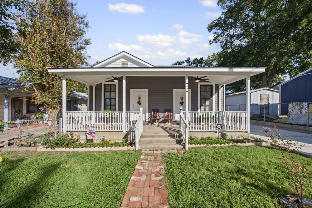 Property main image