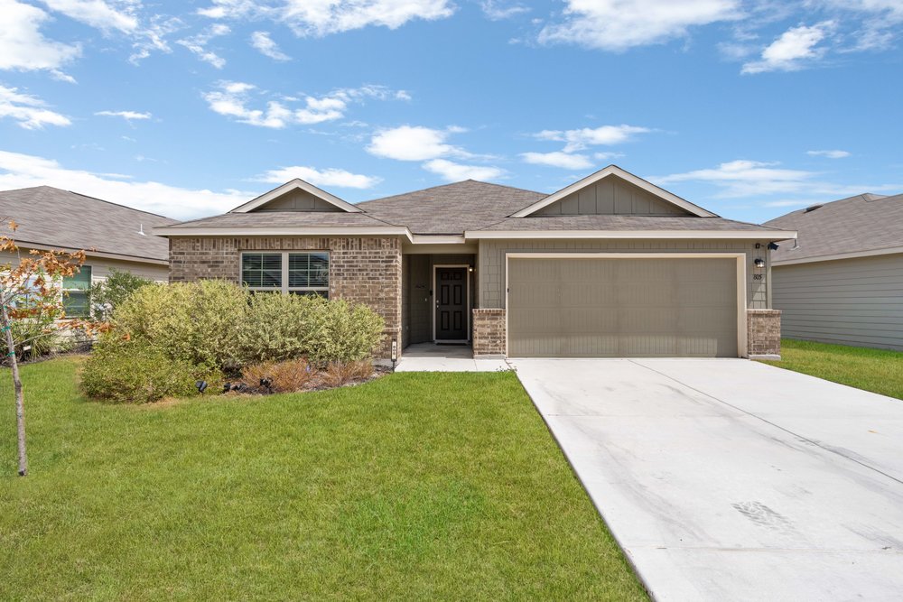 805 Stonemanor Bay
