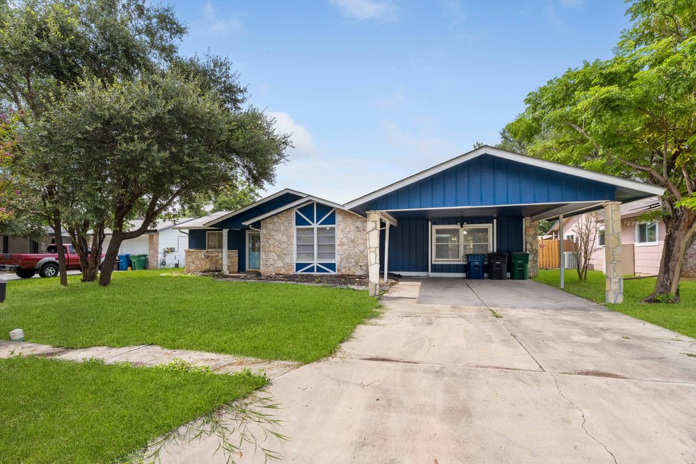 7422 Stonehouse Drive