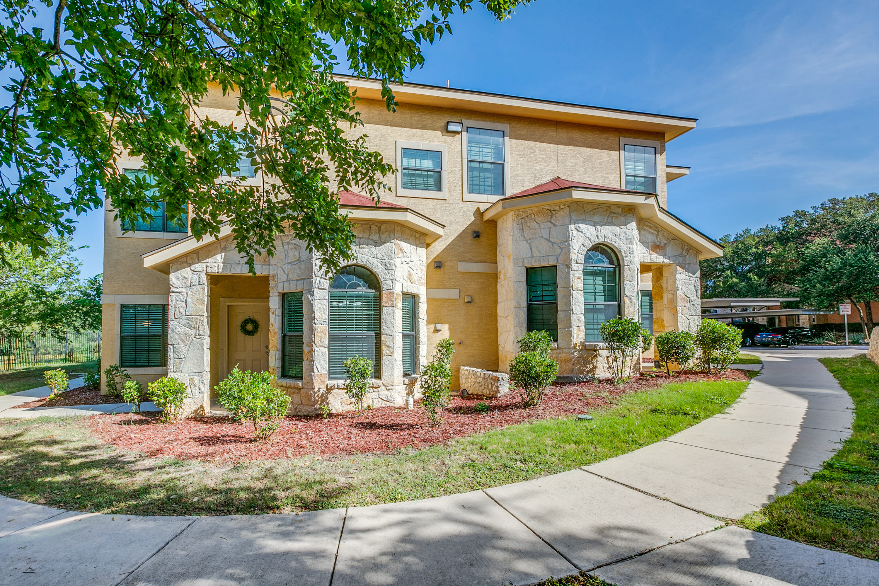 Property main image